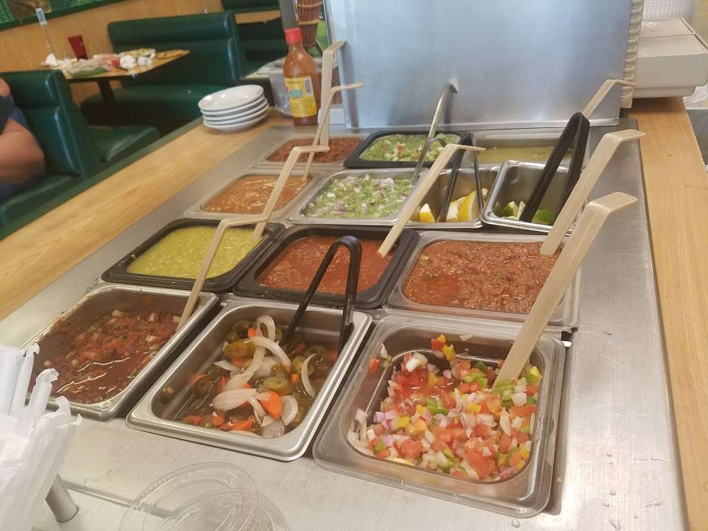 Grande Jakes Fresh Mexican Grill | 2122 Grand Ave, Lindenhurst, IL 60046 | Phone: (847) 265-1411