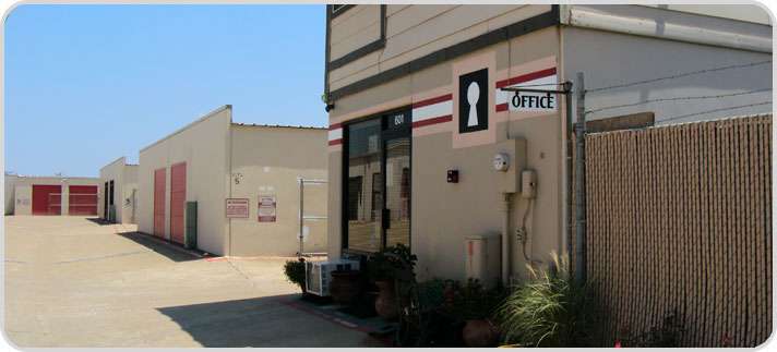 LaSoto Self Storage | 1920, I-35E, Lancaster, TX 75134, USA | Phone: (972) 228-1921