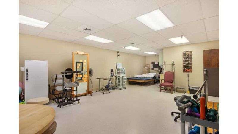 Brian Center Health and Rehabilitation/Hickory East | 3031 Tate Blvd, Hickory, NC 28602, USA | Phone: (828) 322-3343