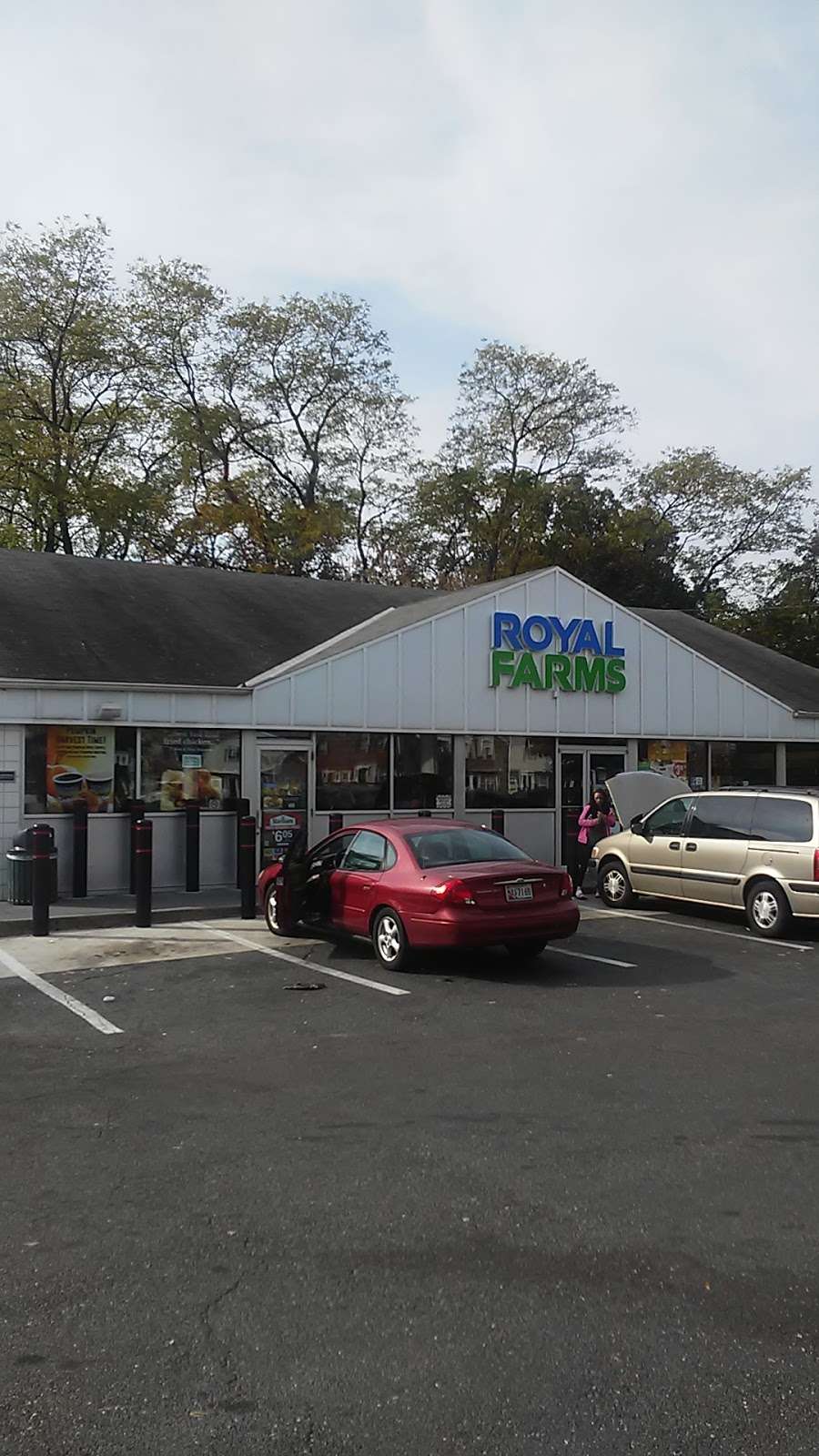 Royal Farms | 898 S Marlyn Ave, Baltimore, MD 21221 | Phone: (410) 391-9571