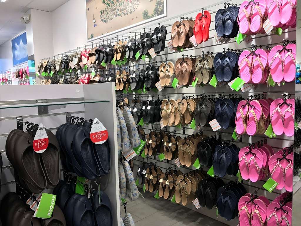 Crocs | Philadelphia Outlet, 18 Lightcap Rd, Pottstown, PA 19464, USA | Phone: (610) 705-0129