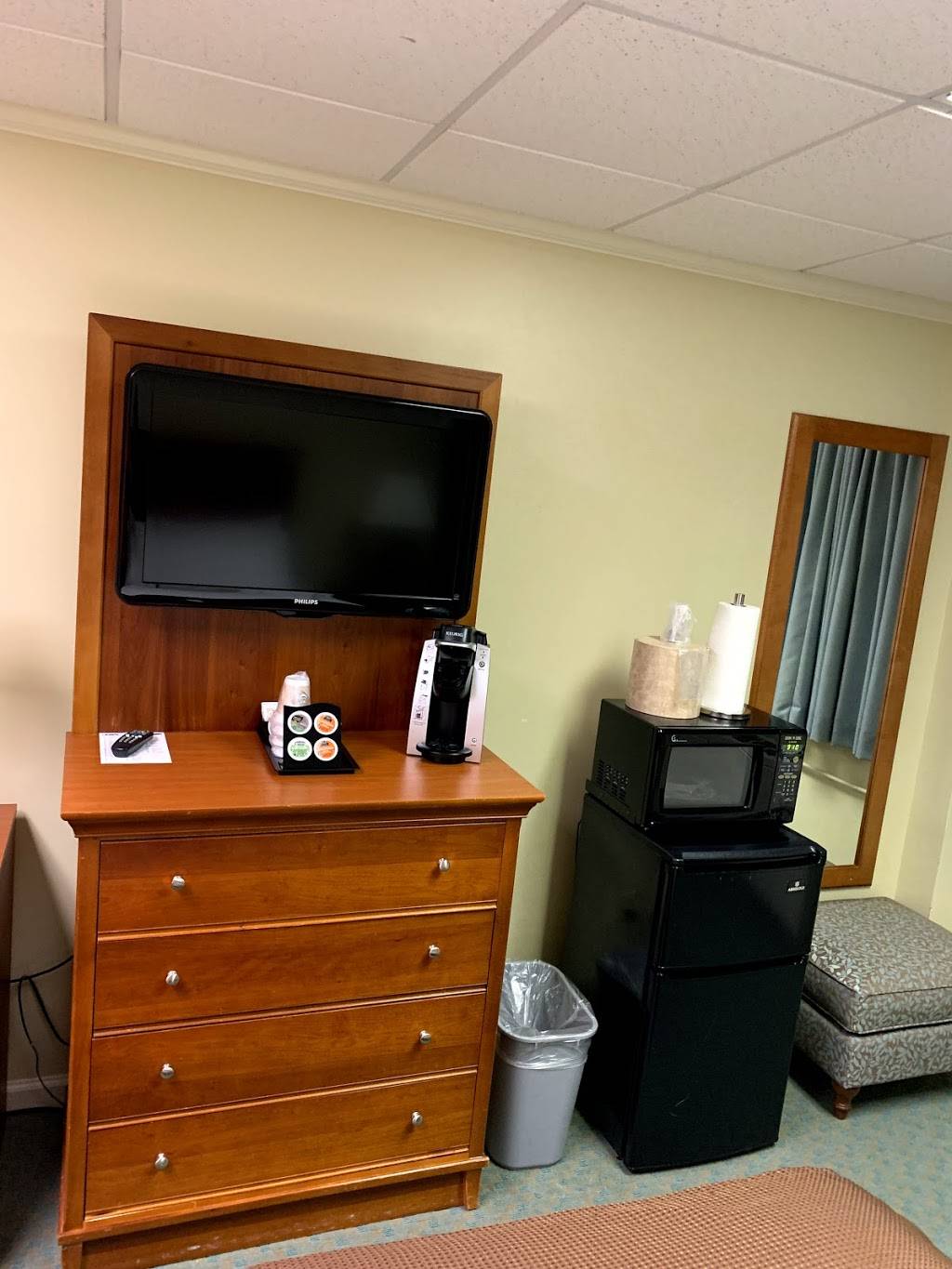 Navy Gateway Inns & Suites Little Creek | Drexler Manor, 1120 A St, Virginia Beach, VA 23459, USA | Phone: (757) 644-4949