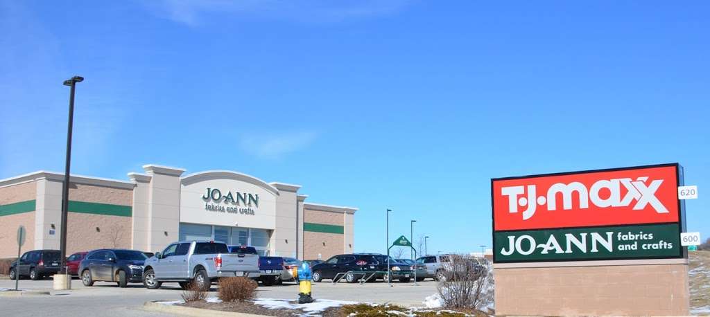 JOANN Fabrics and Crafts | 600 N Edwards Blvd, Lake Geneva, WI 53147, USA | Phone: (262) 249-0371