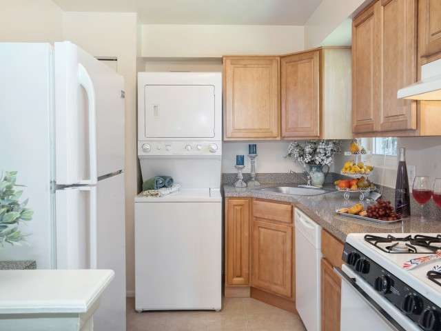 Fox Pointe Apartment Homes | 14A Fox Ridge Dr, Hi-Nella, NJ 08083, USA | Phone: (856) 784-5553