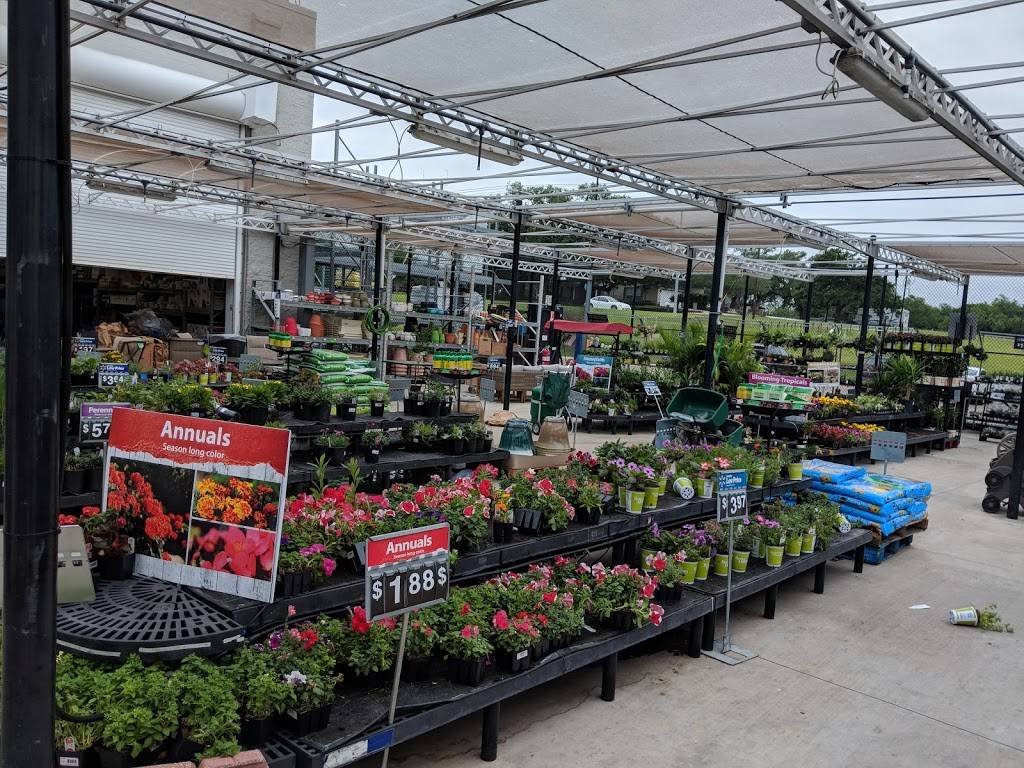 Walmart Garden Center | 305 10th St, Floresville, TX 78114, USA | Phone: (830) 393-4417