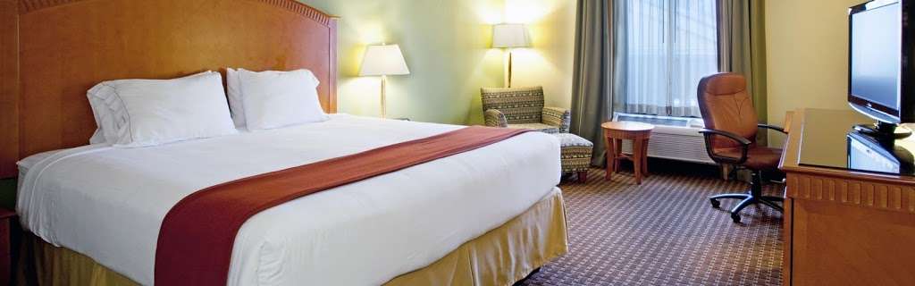 Holiday Inn Express & Suites Charlotte Arpt-Belmont | 250 Beatty Dr, Belmont, NC 28012, USA | Phone: (704) 812-2000