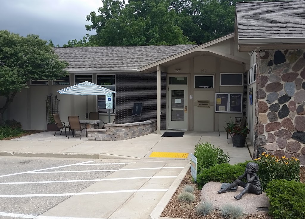 Barrett Memorial Library | 65 W Geneva St, Williams Bay, WI 53191 | Phone: (262) 245-2709