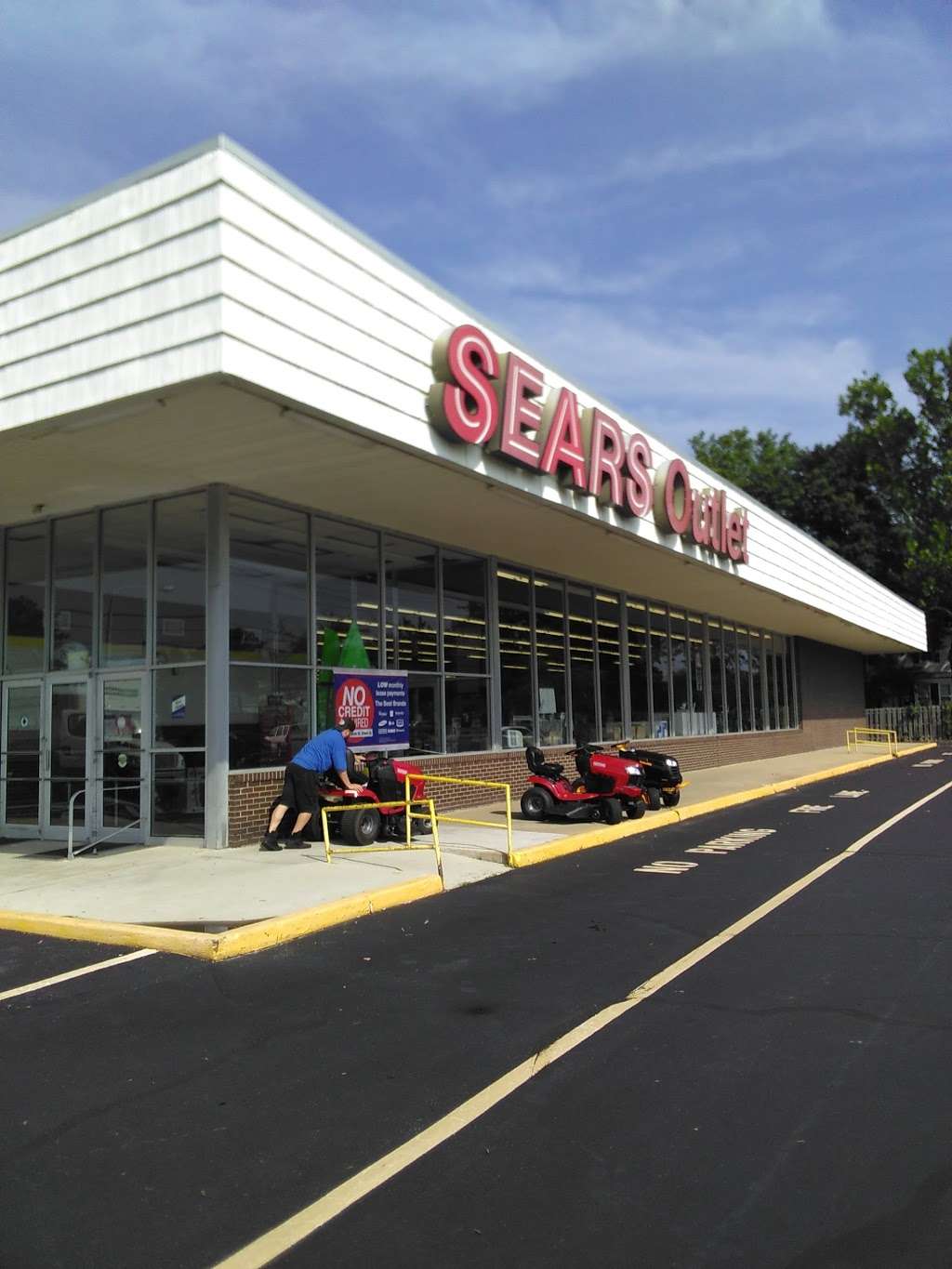 Sears Outlet | 332 S Burnt Mill Rd, Voorhees Township, NJ 08043, USA | Phone: (856) 429-6300