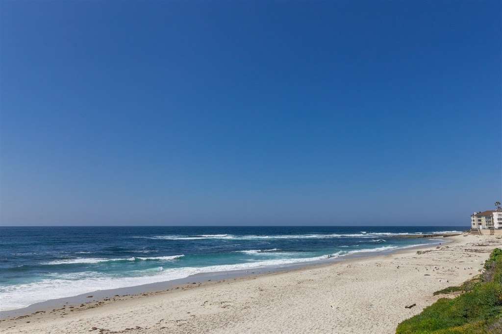 La Jolla Beachfront Enclave Vacation Rental | 7310 Vista Del Mar Ave, La Jolla, CA 92037, USA | Phone: (813) 600-0651