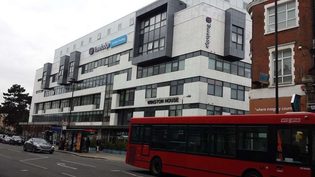 Travelodge London Finchley | Winston House, 2 Dollis Park, London N3 1HF, UK | Phone: 0871 559 1891