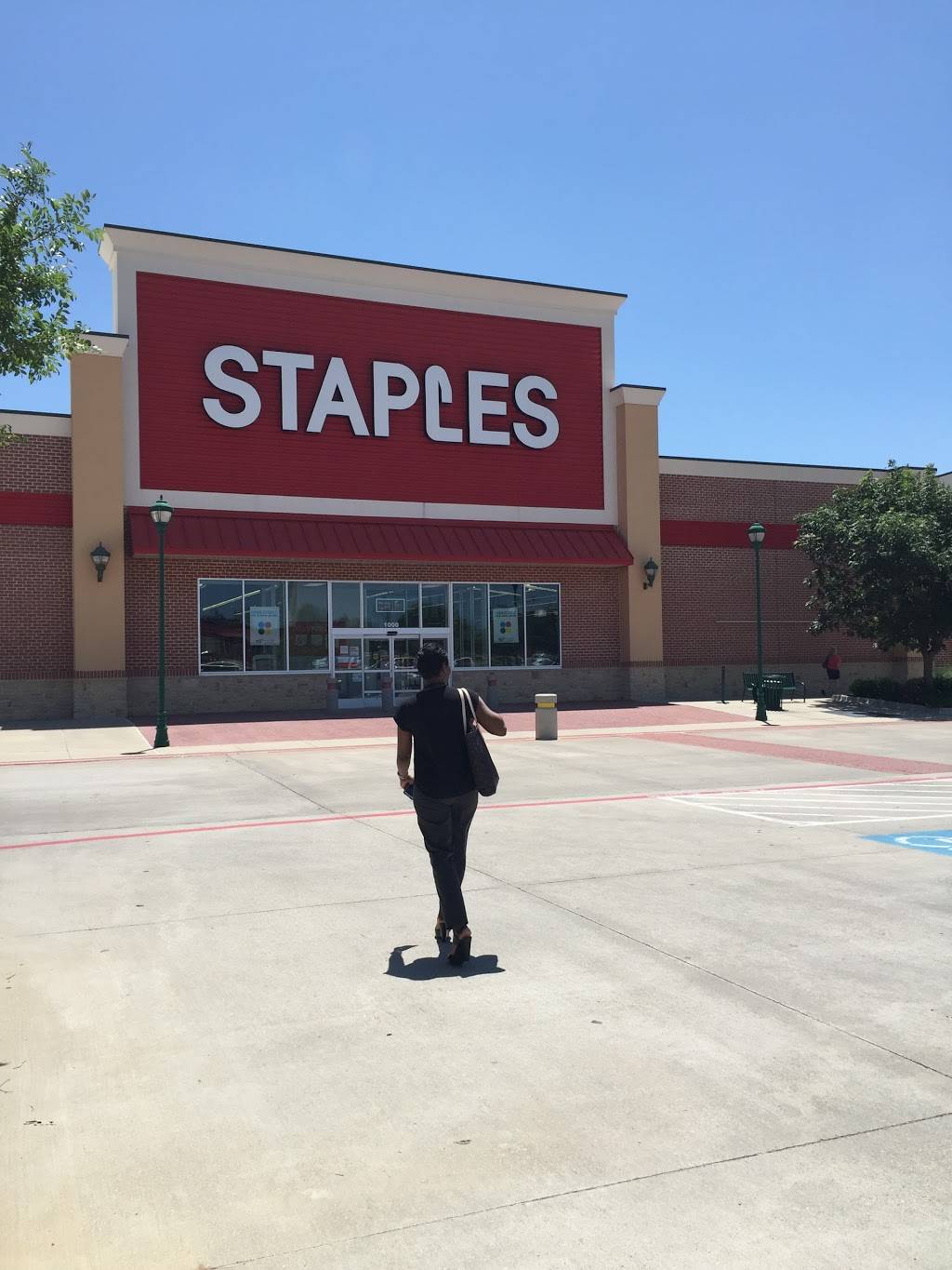 Staples | 2800 TX-121 Suite 1000 Suite 1000, Euless, TX 76039, USA | Phone: (817) 283-7308