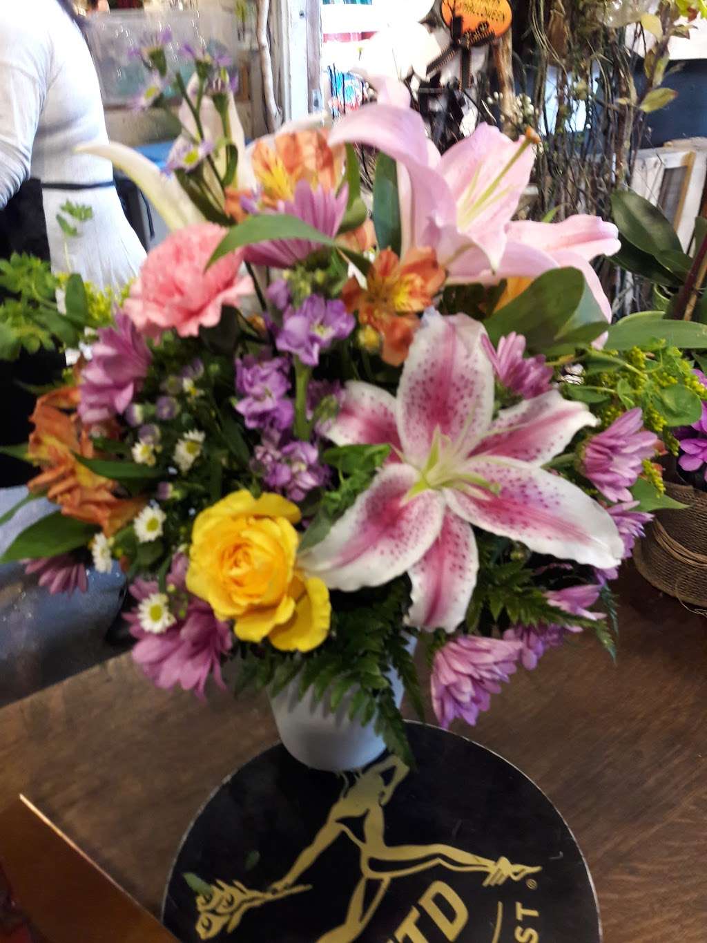 Karens Flower Kottage | 31109 Mission Blvd, Hayward, CA 94544, USA | Phone: (877) 558-5633