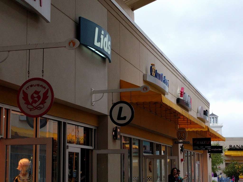 lids jersey shore premium outlets