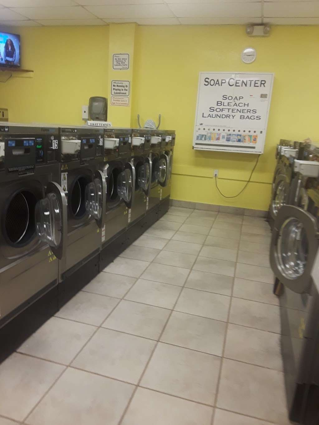 Sunshine Coin Laundry | 1626 S Cypress Rd, Pompano Beach, FL 33060, USA | Phone: (954) 933-1194