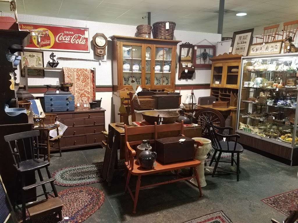 Yellow Garage Antiques | 66 S Main St, Mullica Hill, NJ 08062 | Phone: (856) 478-0300