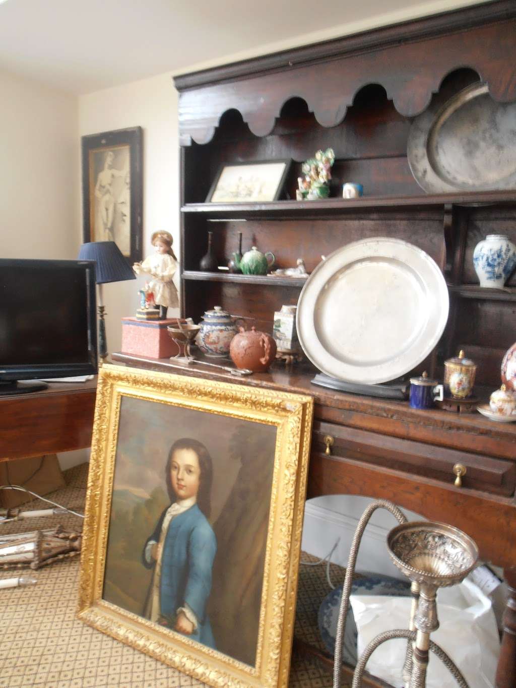 Roy Massingham Antiques | Rough Wood House, High St, Brasted, Westerham TN16 1JE, UK | Phone: 01959 562408