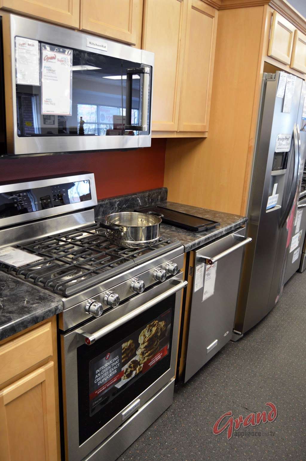 Grand Appliance and TV | 2915 Grand Ave, Waukegan, IL 60085, USA | Phone: (847) 336-4725