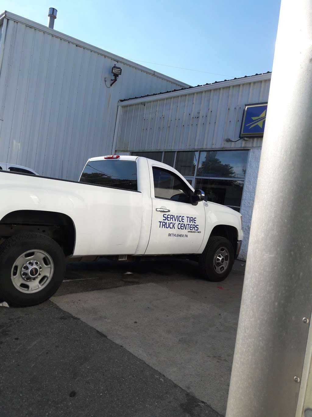 Service Tire Truck Centers | 10 1st St, Bridgewater, MA 02324, USA | Phone: (508) 697-2222