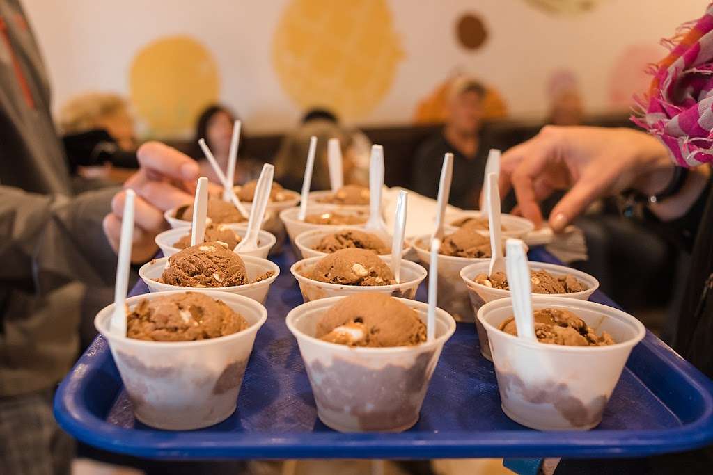 Dreyers Grand Ice Cream | 5925 College Ave, Oakland, CA 94618 | Phone: (510) 594-9466