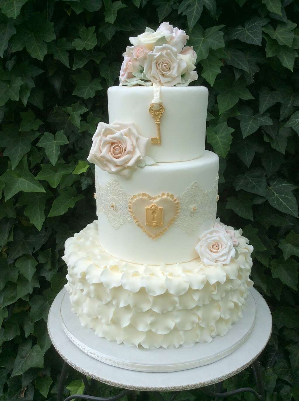 Custom Cakes by Adele | 4823 Main St, Whitehall, PA 18052, USA | Phone: (610) 703-6500