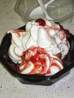 Twin Kiss Drive Inn / restaurant, ice-cream | 7415 Crain Hwy, La Plata, MD 20646, USA | Phone: (240) 419-8799