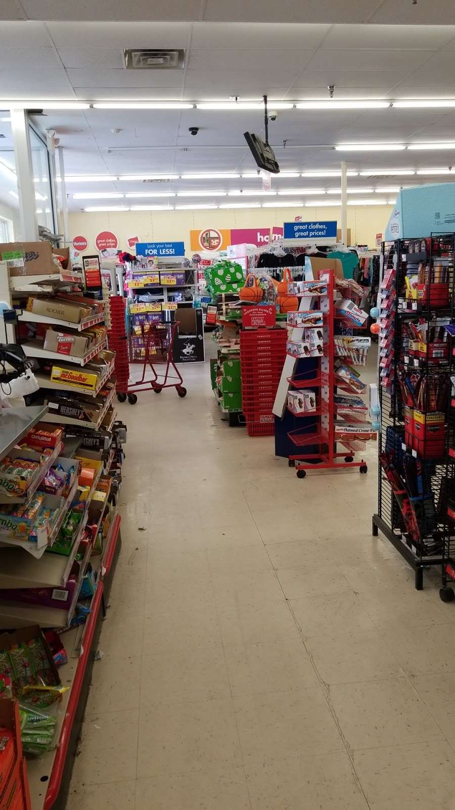 Family Dollar | 2121 MacDade Boulevard, Holmes, PA 19043, USA | Phone: (610) 586-1016