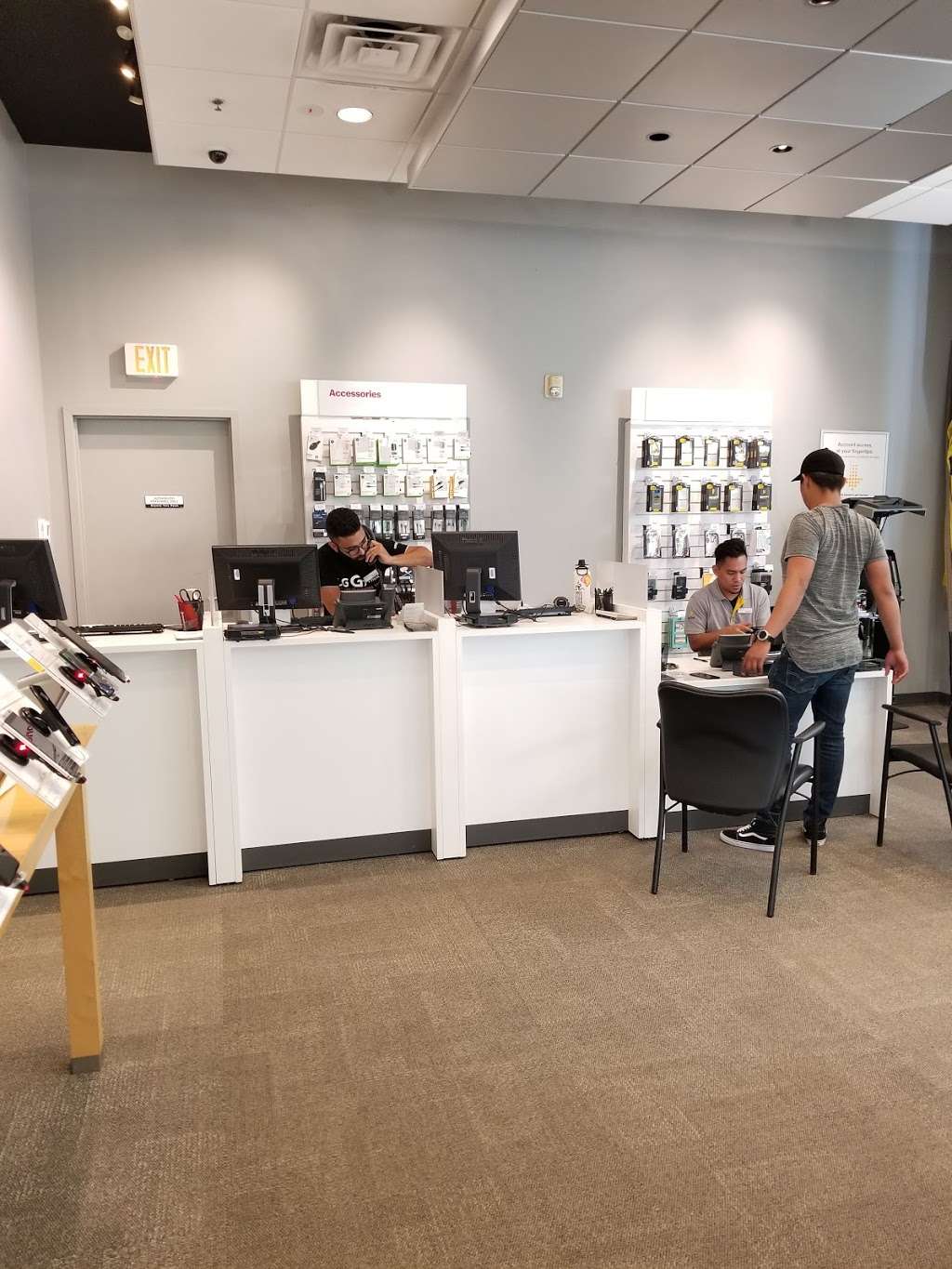 Sprint Store | 1067 S Hover St Ste F, Longmont, CO 80501, USA | Phone: (303) 678-0897