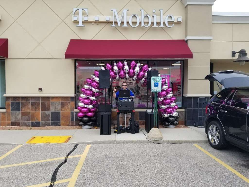 T-Mobile | 5301 S 108th St, Hales Corners, WI 53130, USA | Phone: (414) 312-6603