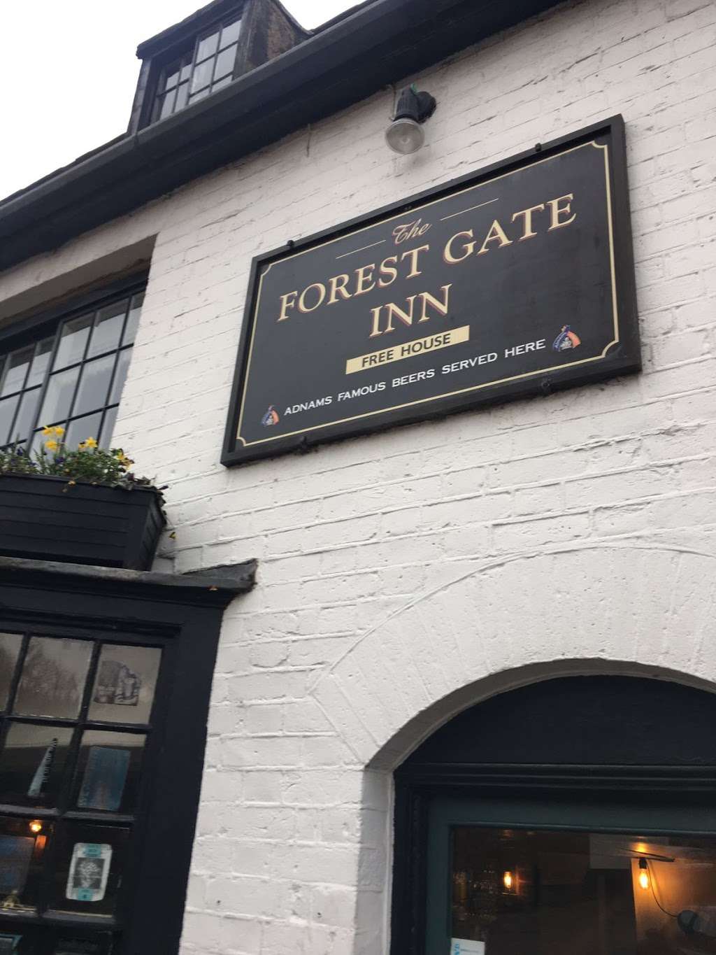 The Gate House | 113 Bell Common, Epping CM16 4DZ, UK | Phone: 01992 578052