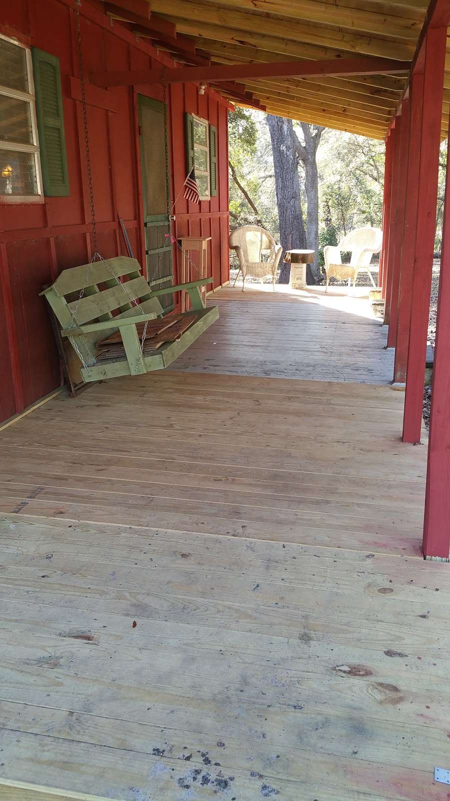 Rustic 2 Bedroom in the Forest | 19350 SE 95th Pl, Ocklawaha, FL 32179, USA | Phone: (813) 477-4288