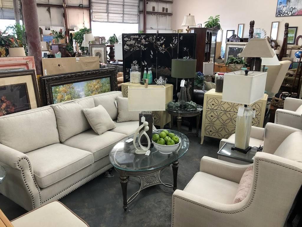 Deja Vu Consignment Furniture 2 | 4351 34th St N Suite B, St. Petersburg, FL 33714, USA | Phone: (727) 289-7010