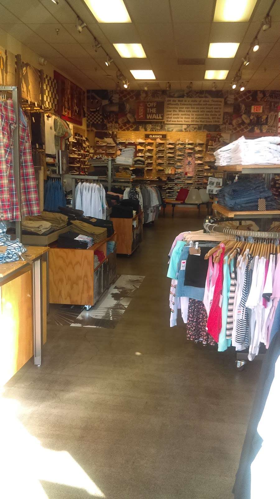 Vans | 2162 S Atlantic Blvd, Monterey Park, CA 91754, USA | Phone: (323) 887-3707