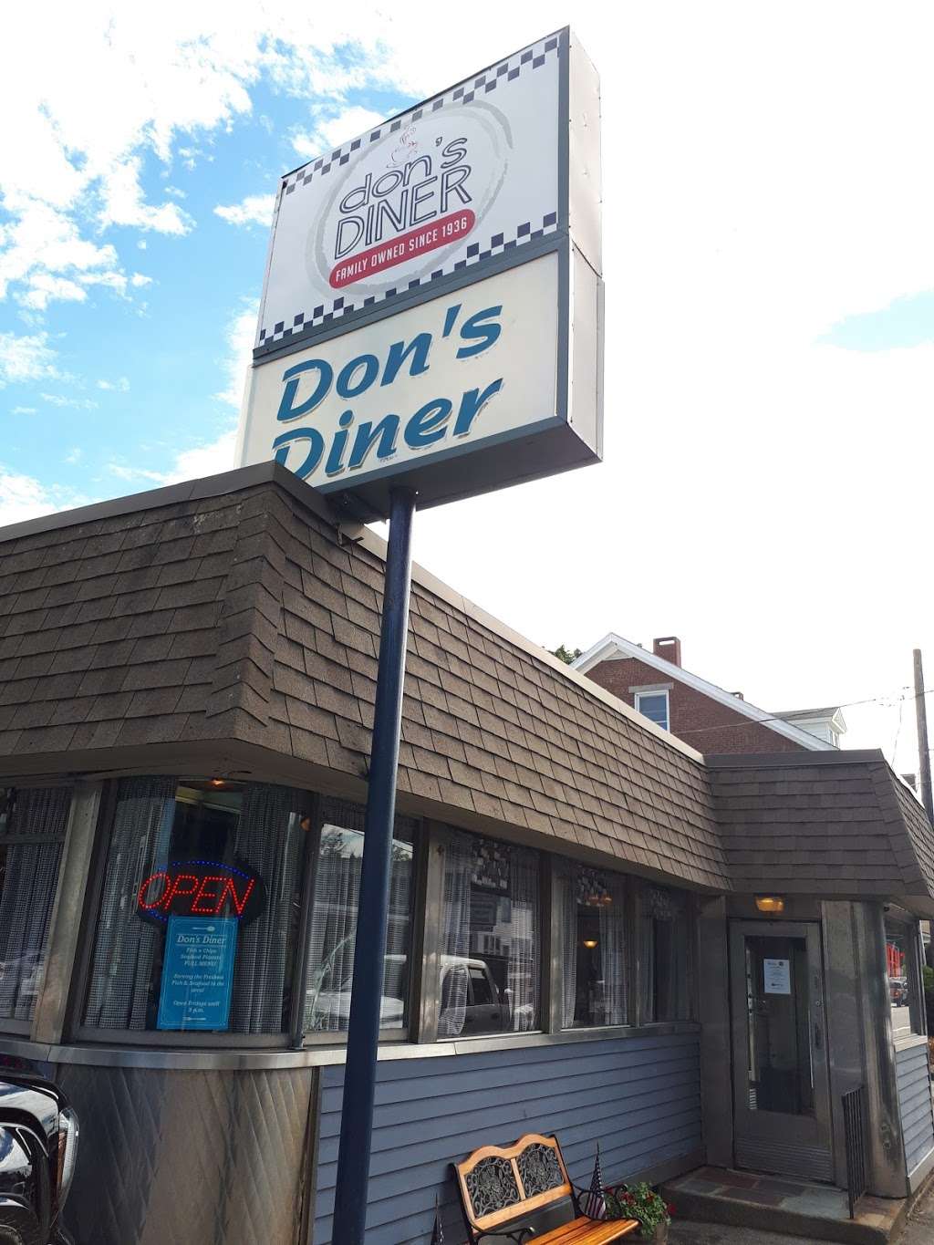 Dons Diner Inc | 121 South St, Plainville, MA 02762, USA | Phone: (508) 695-7036