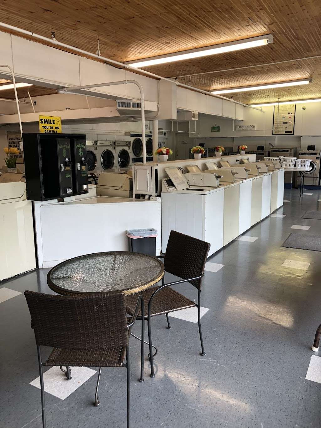 EZ Wash Laundry | 323 Anderson Rd, Anderson, IN 46017, USA