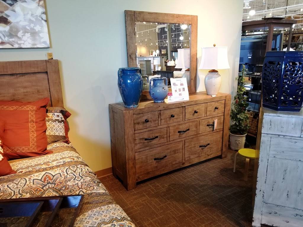 Furniture Row | 5815 W Creek Dr, Fort Wayne, IN 46818, USA | Phone: (260) 416-0124