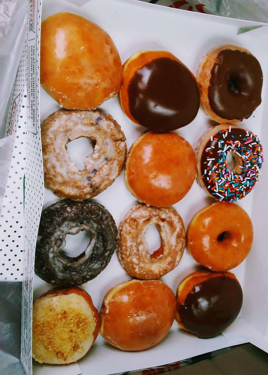 Krispy Kreme Doughnuts | 412 Devon Ave, Elk Grove Village, IL 60007, USA | Phone: (847) 472-9500