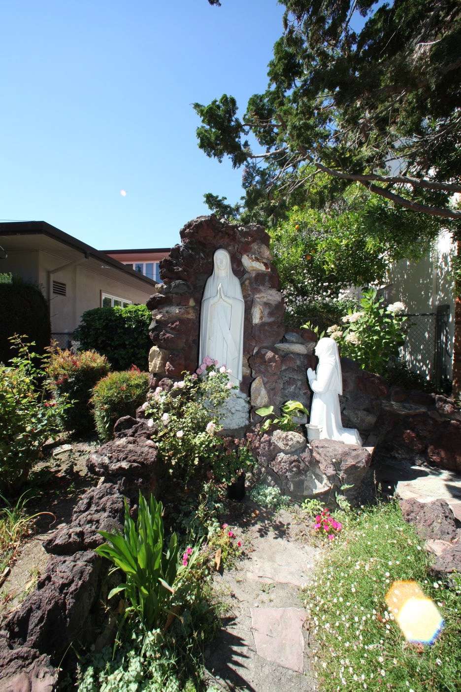 St. Mary of the Immaculate Conception Catholic Church | 219 Bean Ave, Los Gatos, CA 95030, USA | Phone: (408) 354-3726