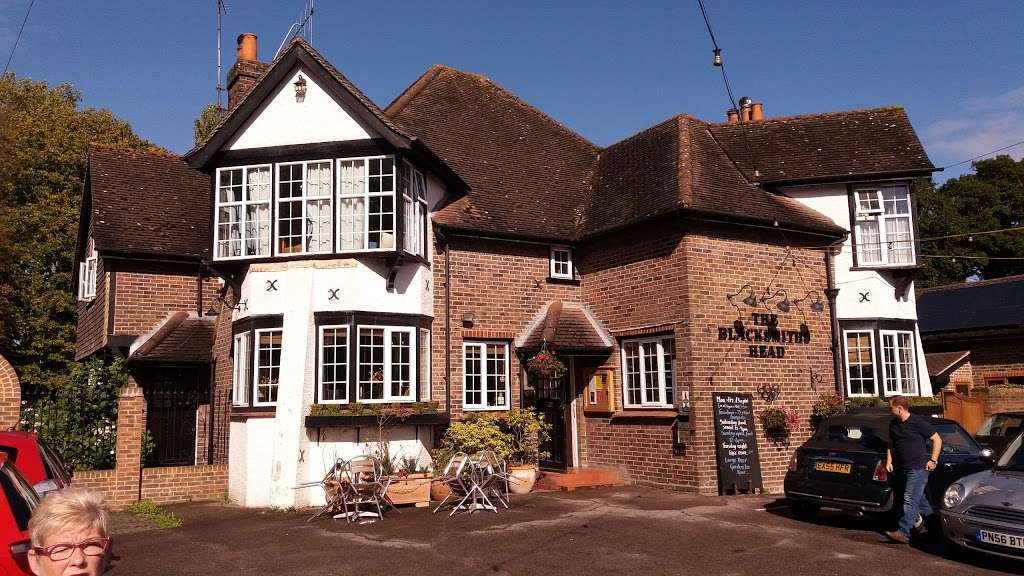 The Blacksmith Head | Newchapel Rd, Newchapel, Lingfield RH7 6LE, UK | Phone: 01342 833697