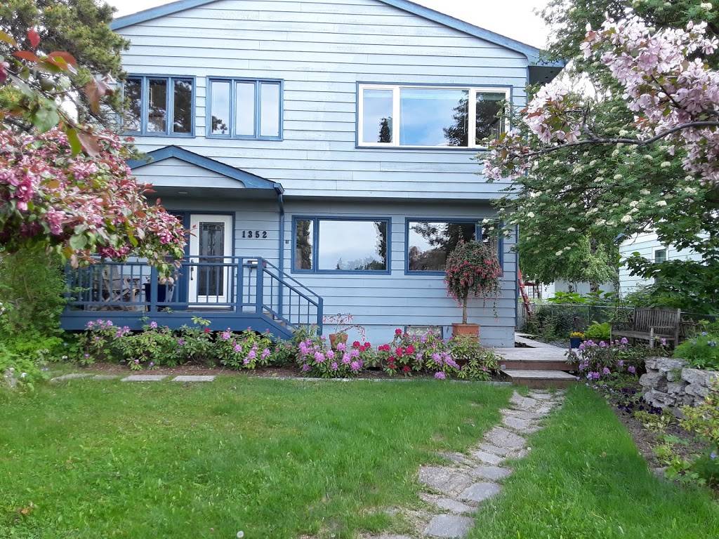 City Garden Bed & Breakfast | 1352 W 10th Ave, Anchorage, AK 99501, USA | Phone: (907) 276-8686