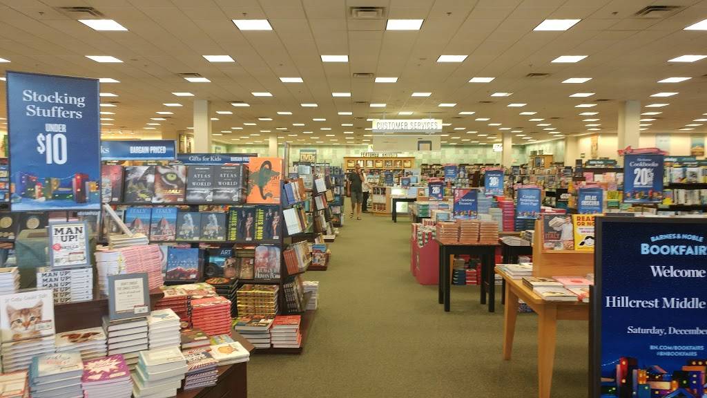 Barnes & Noble | 2501 W Happy Valley Rd Suite 20, Phoenix, AZ 85085, USA | Phone: (623) 780-3300