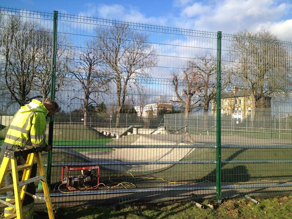 Kingsfield Concrete Skatepark | Church Grove, Hampton Wick, Kingston upon Thames KT1 4ET, UK | Phone: 020 8943 1971