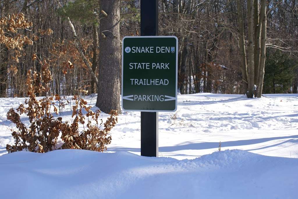 Snake Den State Park Trailhead Parking | 2289 Hartford Ave, Johnston, RI 02919, USA