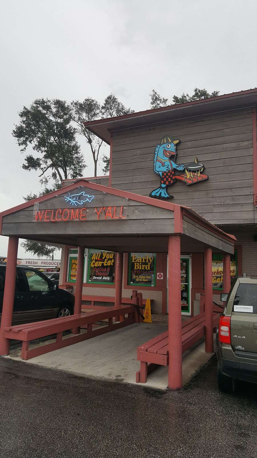 Catfish Country Restaurant | 2400 EF Griffin Rd, Bartow, FL 33830, USA | Phone: (863) 646-6767