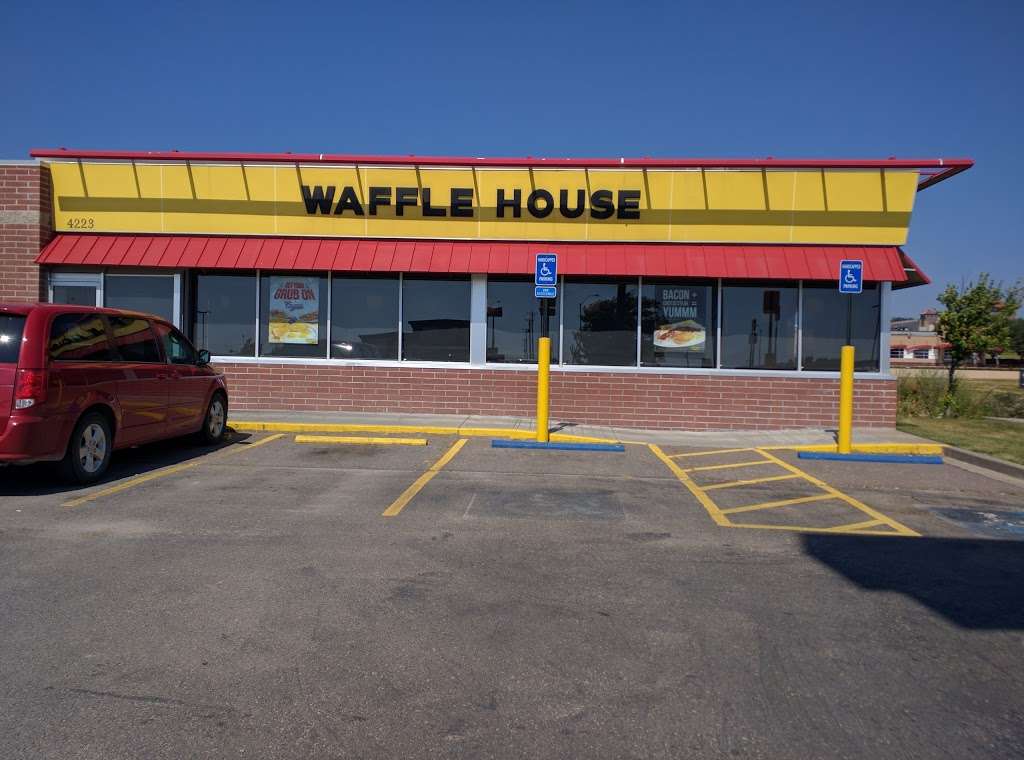 Waffle House | 4223 Commonwealth Ct, St Joseph, MO 64503, USA | Phone: (816) 279-1791