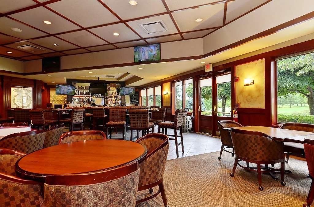 Griffin Room Restaurant & Bar | 9600 Turnberry Trail Turnberry Country Club Village of Lakewood IL 60014 US, 9600 Turnberry Trail, Village of Lakewood, IL 60014, USA | Phone: (815) 455-0501