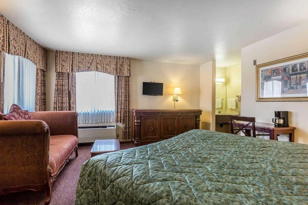 Rodeway Inn Magic Mountain Area | 31558 Castaic Rd, Castaic, CA 91384, USA | Phone: (661) 295-1100