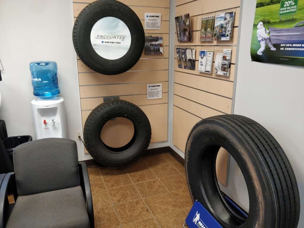 Bergeys Commercial Tire Centers | 3161 Penn Ave, Hatfield, PA 19440, USA | Phone: (215) 723-8473