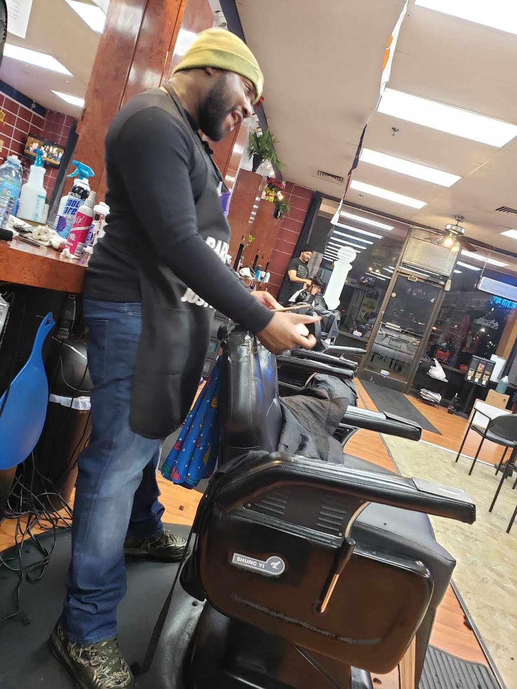 Overtons Barber & Styling | 5430 N Tryon St #2, Charlotte, NC 28213, USA | Phone: (704) 509-1240