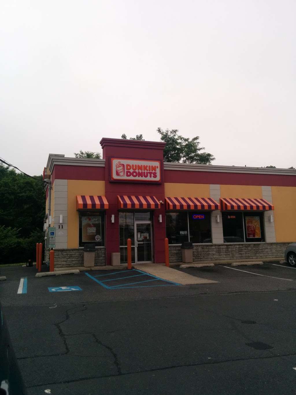 Dunkin Donuts | 11 NJ-36, Atlantic Highlands, NJ 07716, USA | Phone: (732) 291-5223