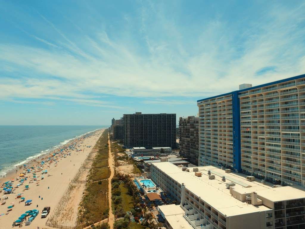 Carousel Resort Hotel & Condominiums | 11700 Coastal Hwy, Ocean City, MD 21842 | Phone: (800) 641-0011